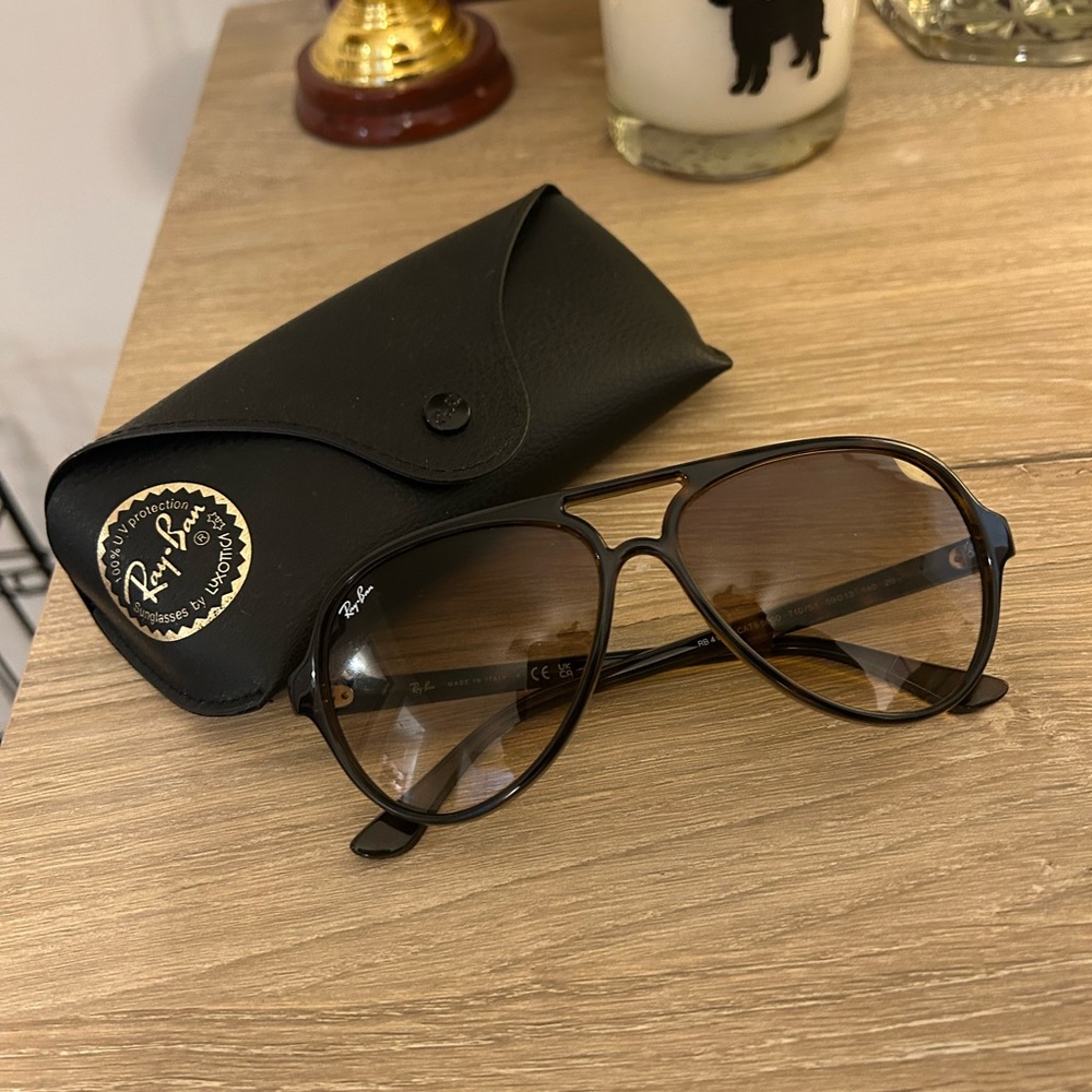 Ray-Ban CATS 5000 Sunglasses